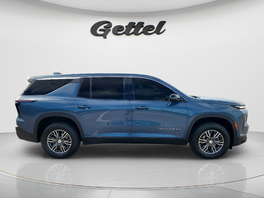 Used 2024 Chevrolet Traverse LS FWD image 4