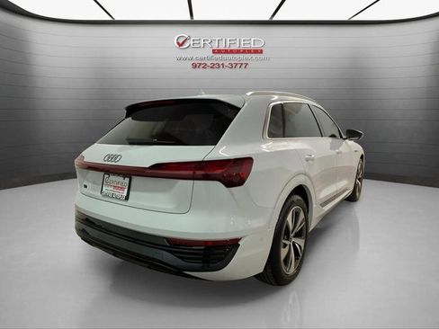 Used 2024 Audi Q8 e-tron Premium Plus w/ Premium Plus Package image 6