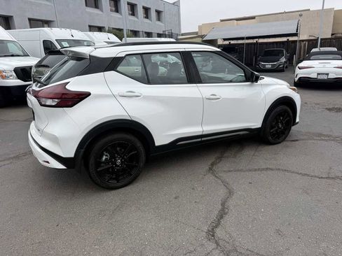 Used 2021 Nissan Kicks SR w/ SR Premium Package FWD image 15
