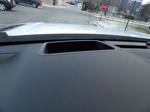 Used 2020 Land Rover Range Rover Velar R-Dynamic S image 30