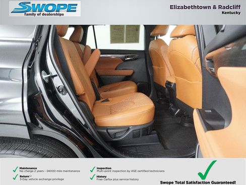 Used 2024 Toyota Highlander Platinum AWD/4WD image 10