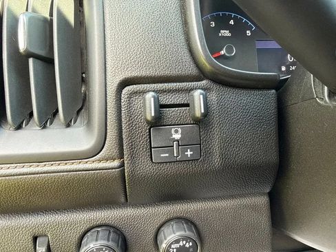 Used 2021 GMC Canyon AT4 w/ Driver Alert Package AWD/4WD image 19