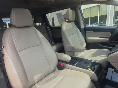 Used 2018 Honda Odyssey Touring image 13