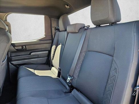 Used 2025 Toyota Tacoma SR5 AWD/4WD image 17