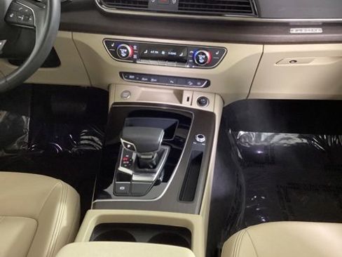 Used 2023 Audi Q5 2.0T Premium w/ Convenience Package image 22