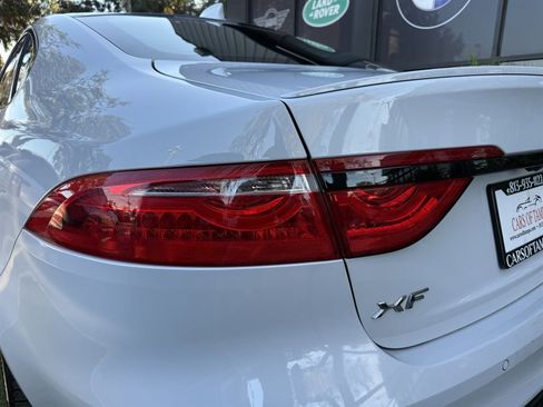 Used 2016 Jaguar XF S image 11