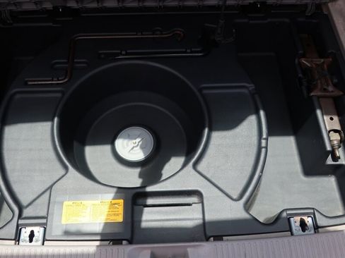 Used 2006 Toyota Matrix XR FWD image 30