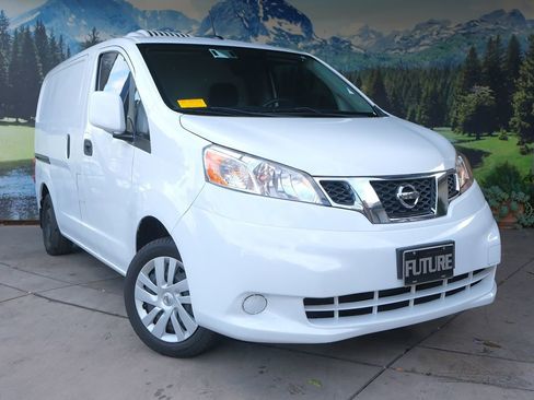 Used 2019 Nissan NV200 SV w/ Navigation Package image 6
