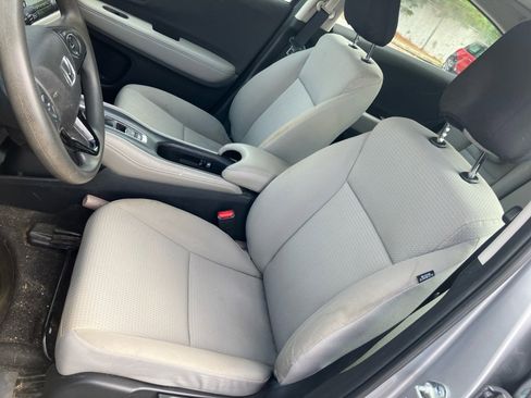 Used 2021 Honda HR-V LX image 34