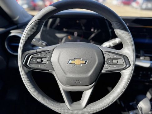 Certified 2025 Chevrolet Trax LT image 21