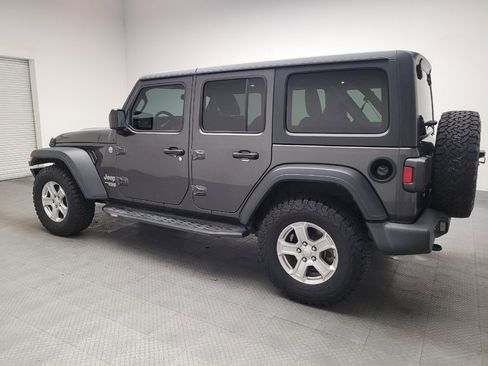Used 2018 Jeep Wrangler Unlimited Sport S image 3