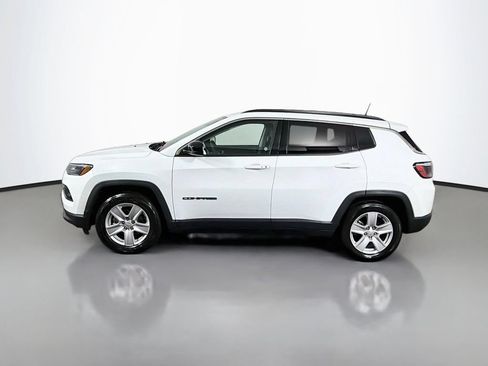 Used 2022 Jeep Compass Latitude FWD image 4