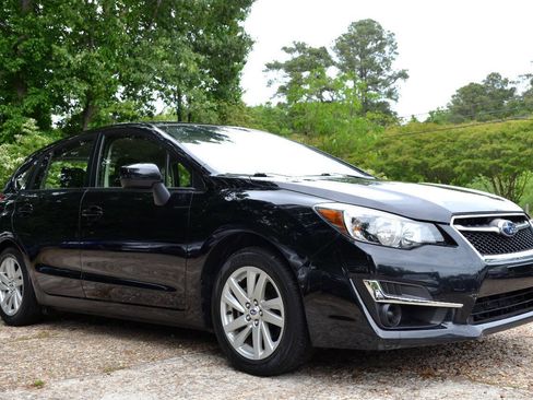 Used 2016 Subaru Impreza 2.0i Premium w/ Popular Package #1 AWD/4WD image 4