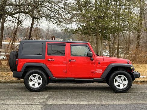 Used 2011 Jeep Wrangler Unlimited Sport w/ Dual Top Group image 5