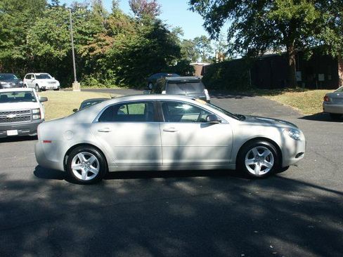 Used 2011 Chevrolet Malibu LS image 4