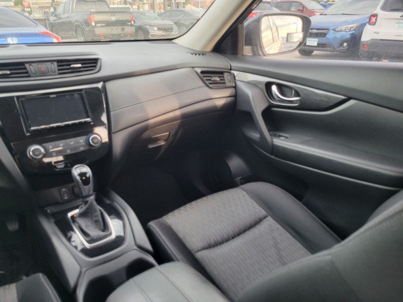 Used 2017 Nissan Rogue S FWD image 30