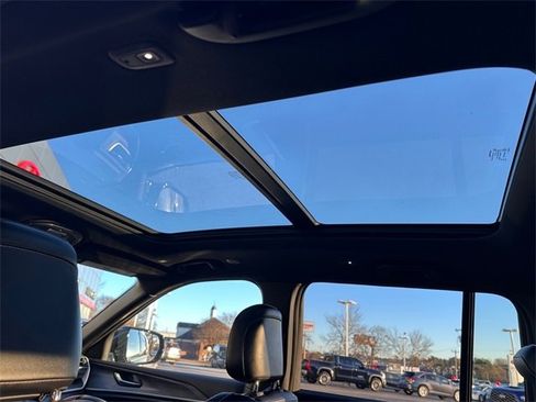 Used 2024 Jeep Grand Cherokee Limited 4xe image 15