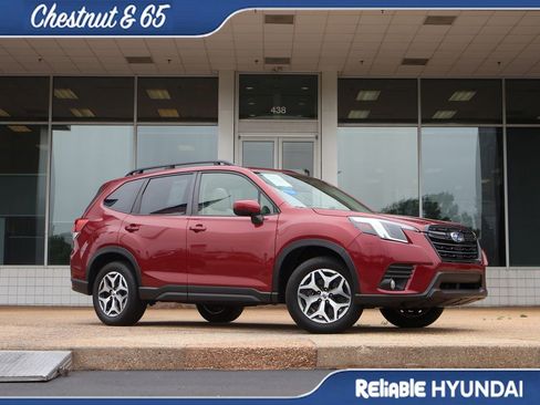 Used 2023 Subaru Forester Premium AWD/4WD image 2