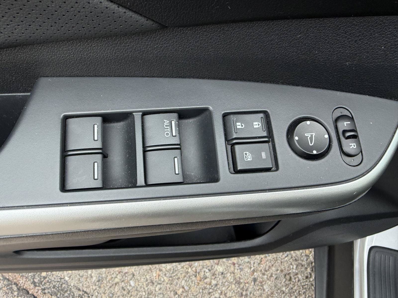 Used 2016 Honda CR-V EX-L image 17
