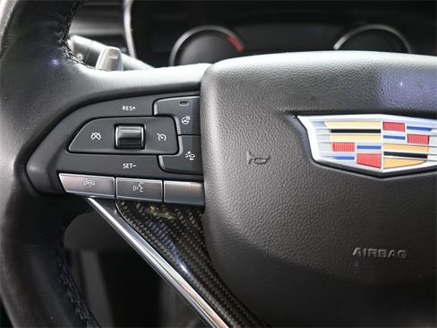 Used 2021 Cadillac XT6 Sport image 28