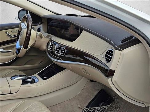 Used 2020 Mercedes-Benz S 560 Sedan image 22