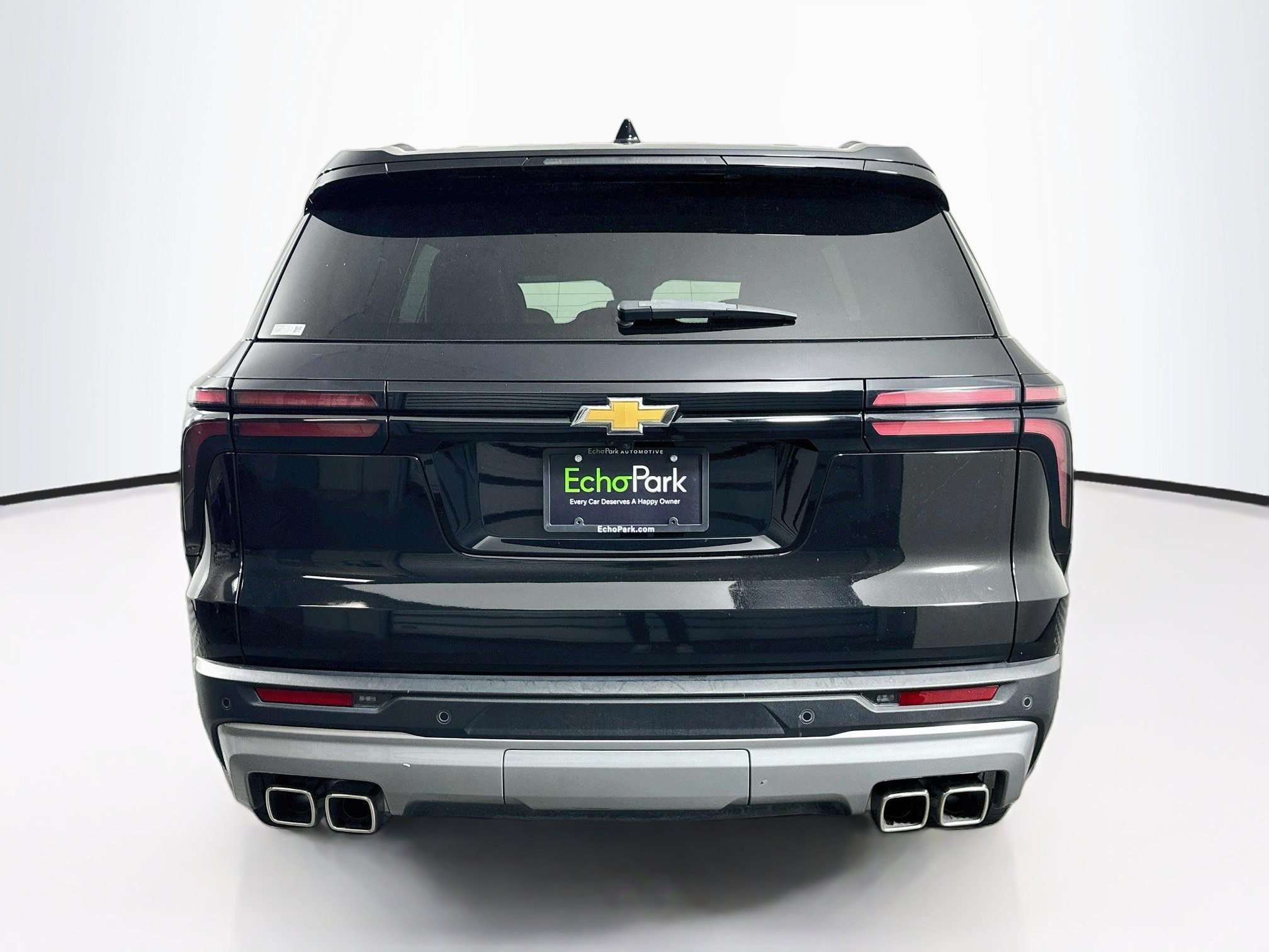 Used 2025 Chevrolet Traverse LT FWD image 7