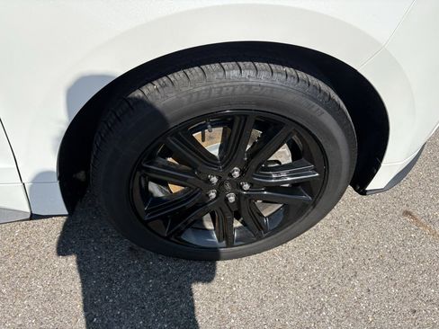 Used 2021 Ford Edge ST-Line image 15