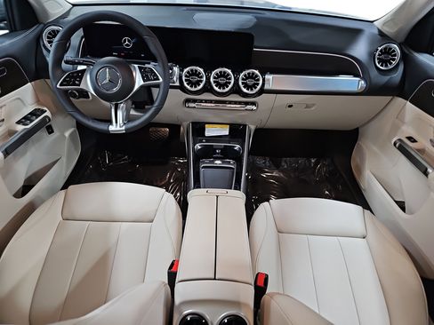 New 2026 Mercedes-Benz GLB 250 image 9