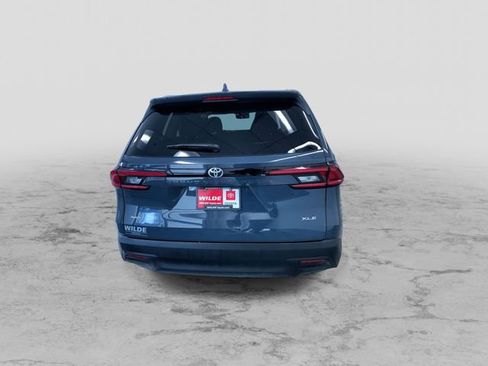 Used 2025 Toyota Grand Highlander AWD image 9