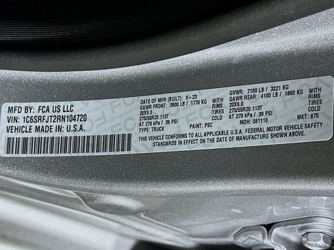 Used 2024 RAM 1500 Laramie AWD/4WD image 12