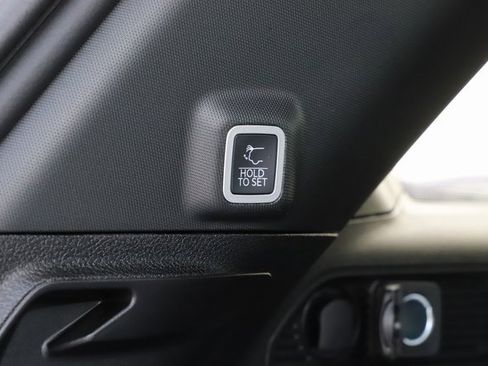 New 2025 Jeep Grand Cherokee Altitude image 8