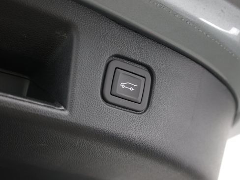 Used 2024 Chevrolet Blazer EV LT AWD/4WD image 34