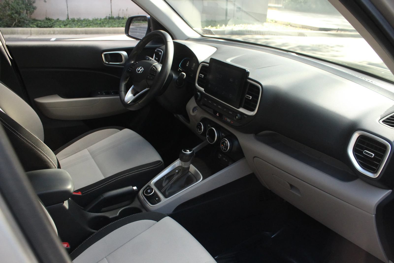 Used 2026 Hyundai Venue SEL FWD image 26
