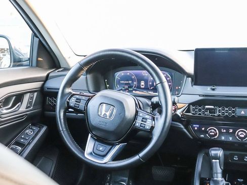 Used 2025 Honda Accord Touring image 17