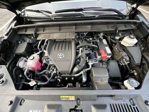 Used 2024 Toyota Highlander XLE image 20
