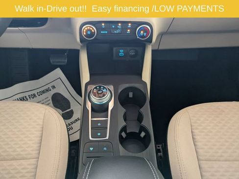 Used 2022 Ford Escape SE FWD image 19
