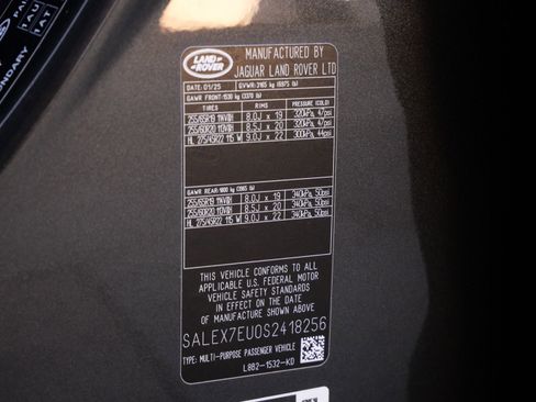 Used 2025 Land Rover Defender 110 X image 30