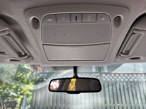 Used 2015 Nissan Leaf SV FWD image 31