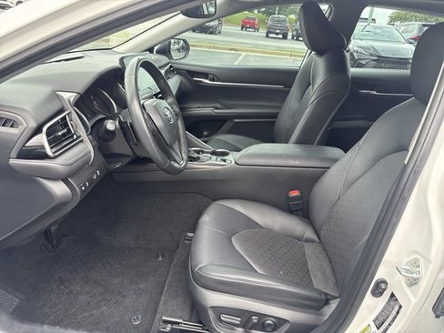 Used 2022 Toyota Camry XSE FWD image 10