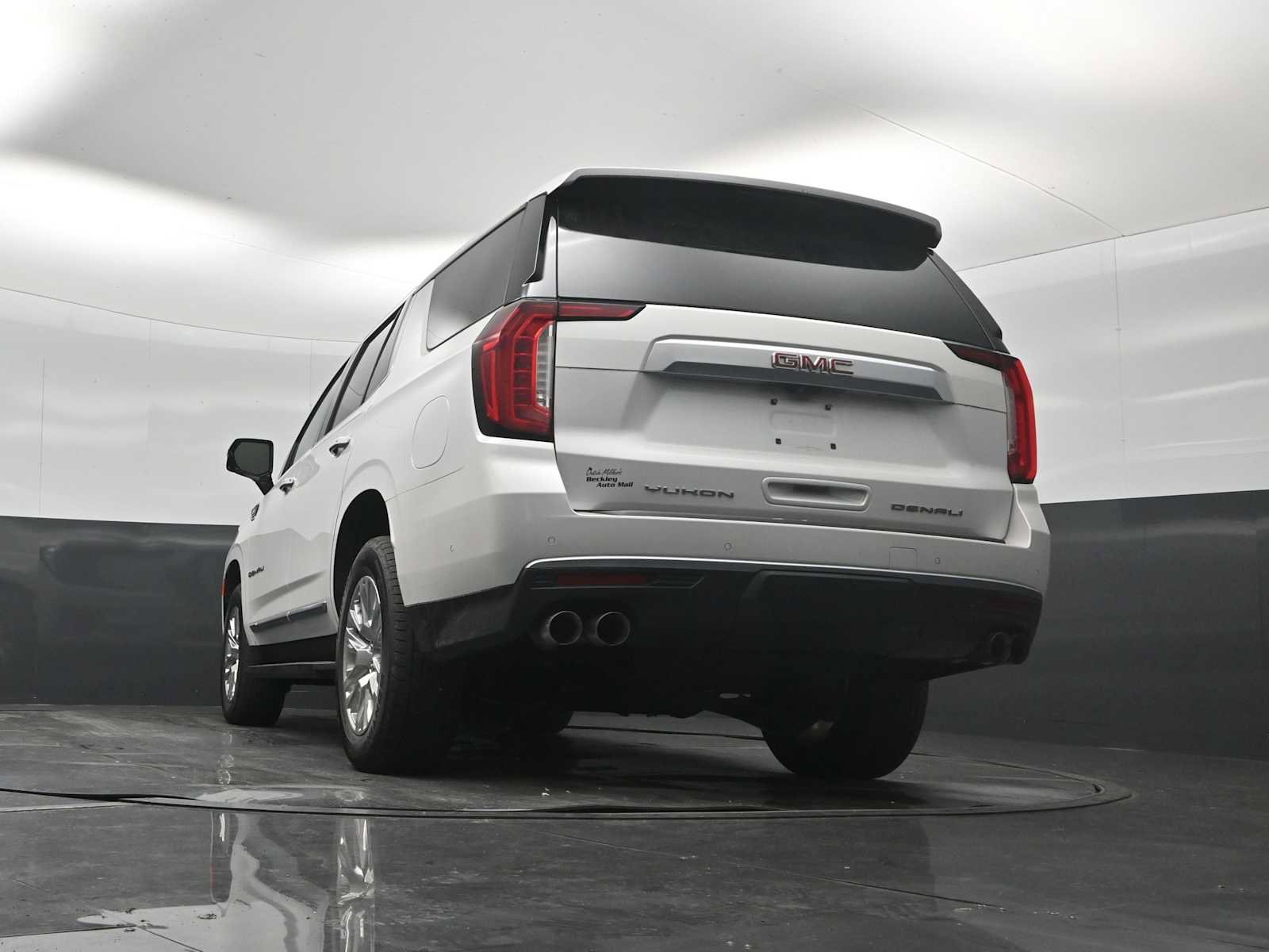 Used 2024 GMC Yukon Denali w/ Advanced Technology Package AWD/4WD image 30