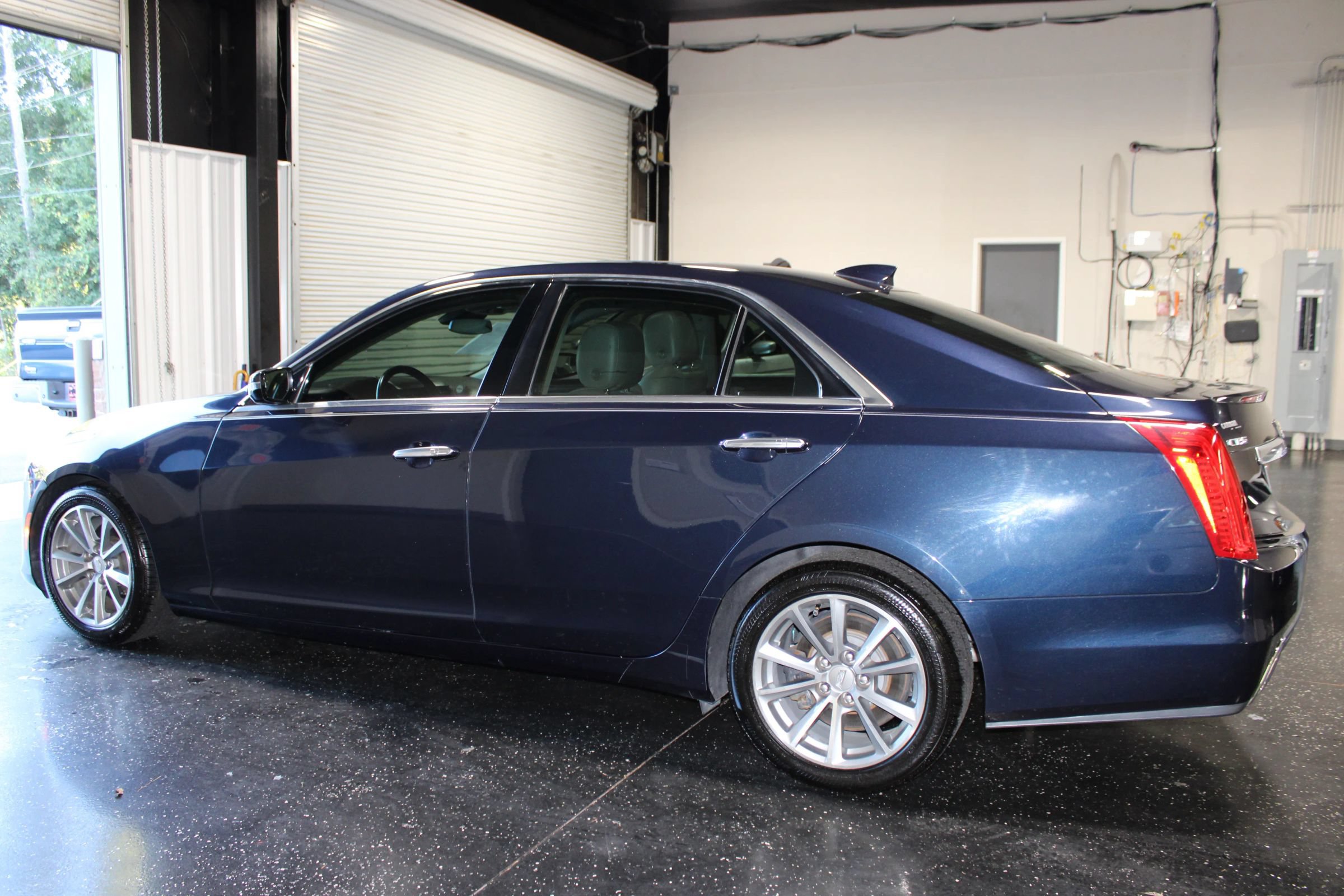Used 2017 Cadillac CTS Luxury RWD image 6