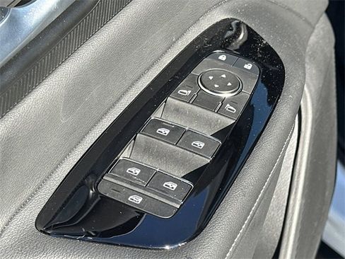 Used 2025 Nissan Murano SV image 17