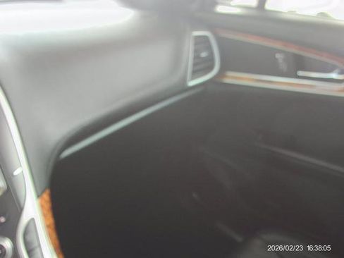 Used 2017 Lincoln MKX Reserve w/ Lincoln MKX Climate Package image 12