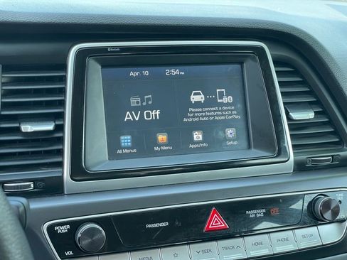 Used 2018 Hyundai Sonata SE FWD image 17