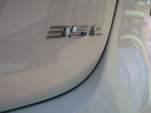 Used 2017 Jaguar XF Prestige image 54