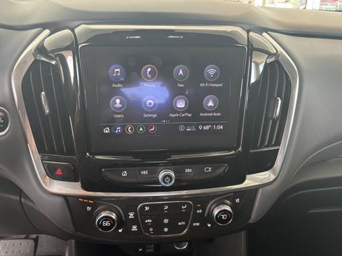 Used 2020 Chevrolet Traverse Premier FWD image 14