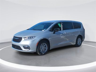 New 2026 Chrysler Pacifica Select