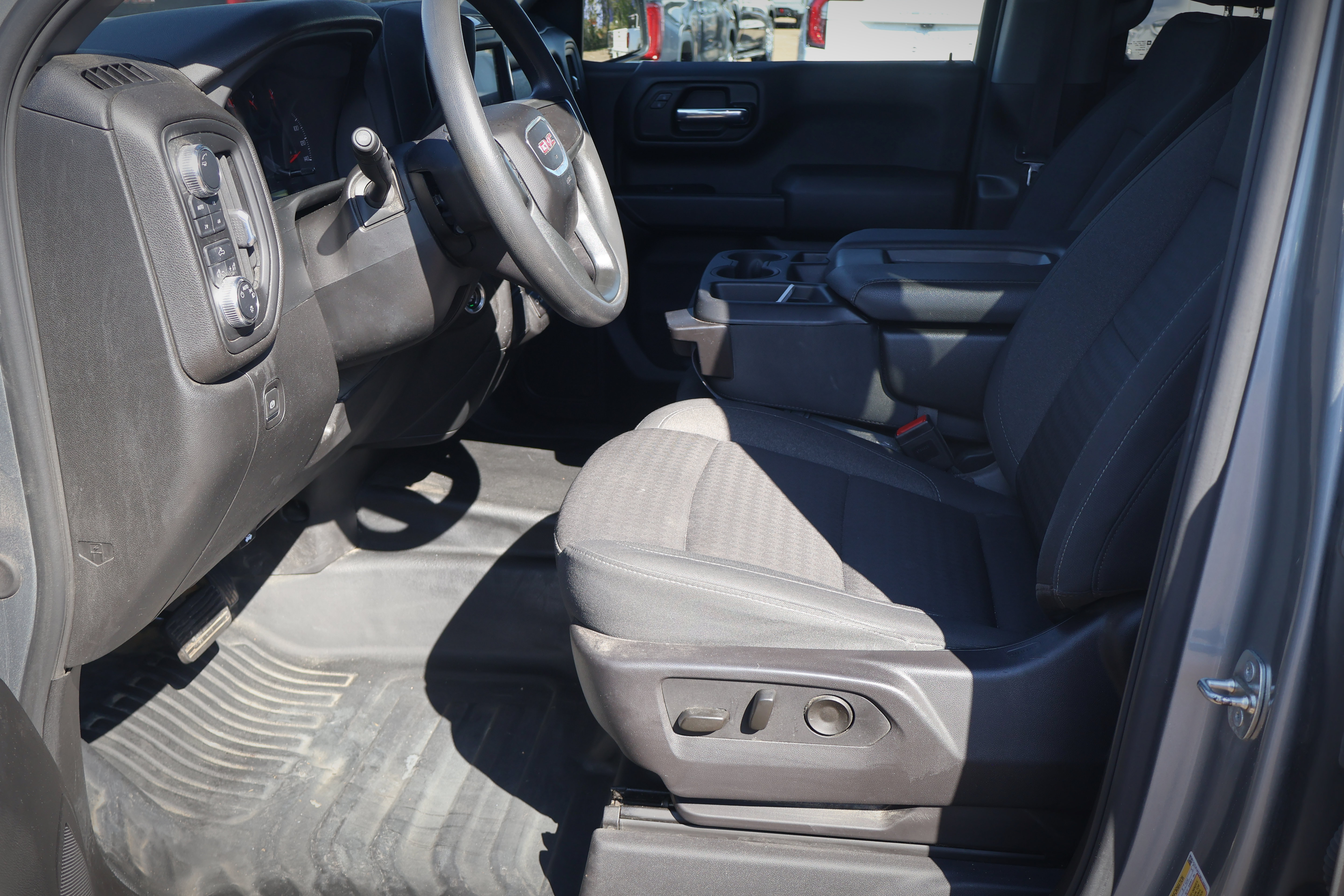 Used 2024 GMC Sierra 1500 Pro AWD/4WD image 10