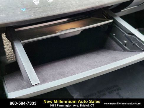 Used 2024 Nissan Ariya AWD image 23