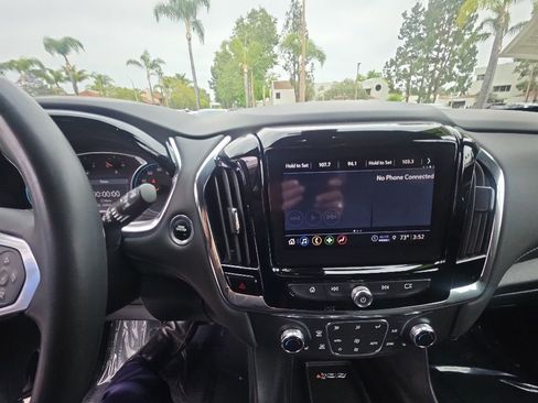 Used 2023 Chevrolet Traverse LT FWD image 18